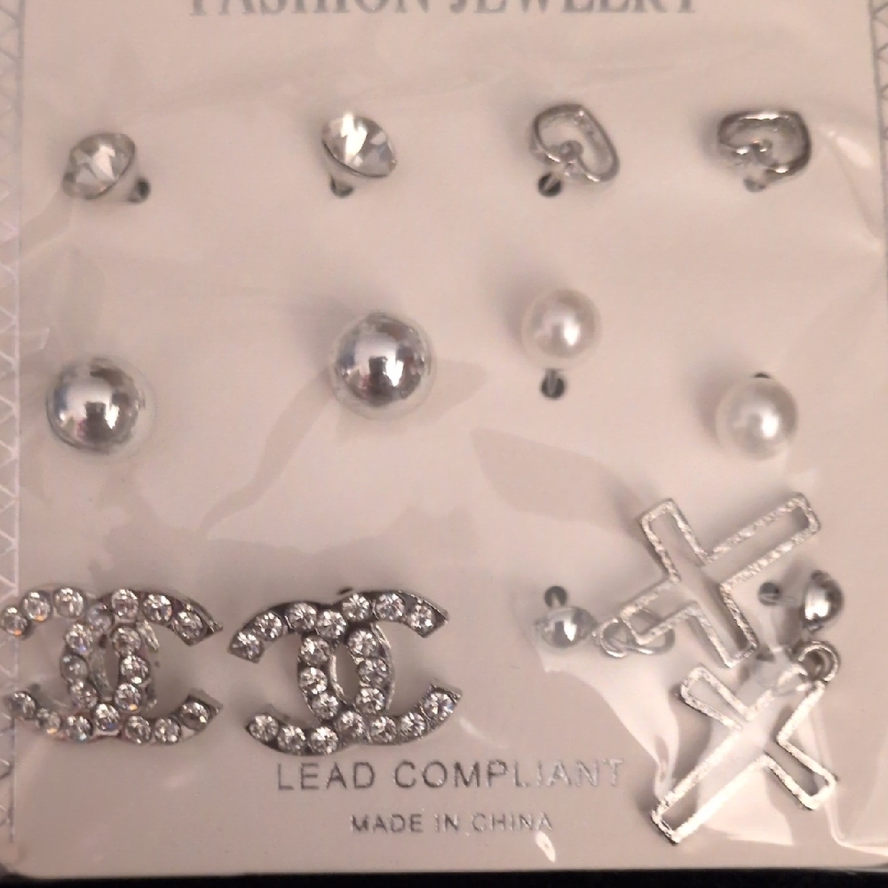 Source Unknown Gold and Silver Earring Collection - Picture 3 of 6